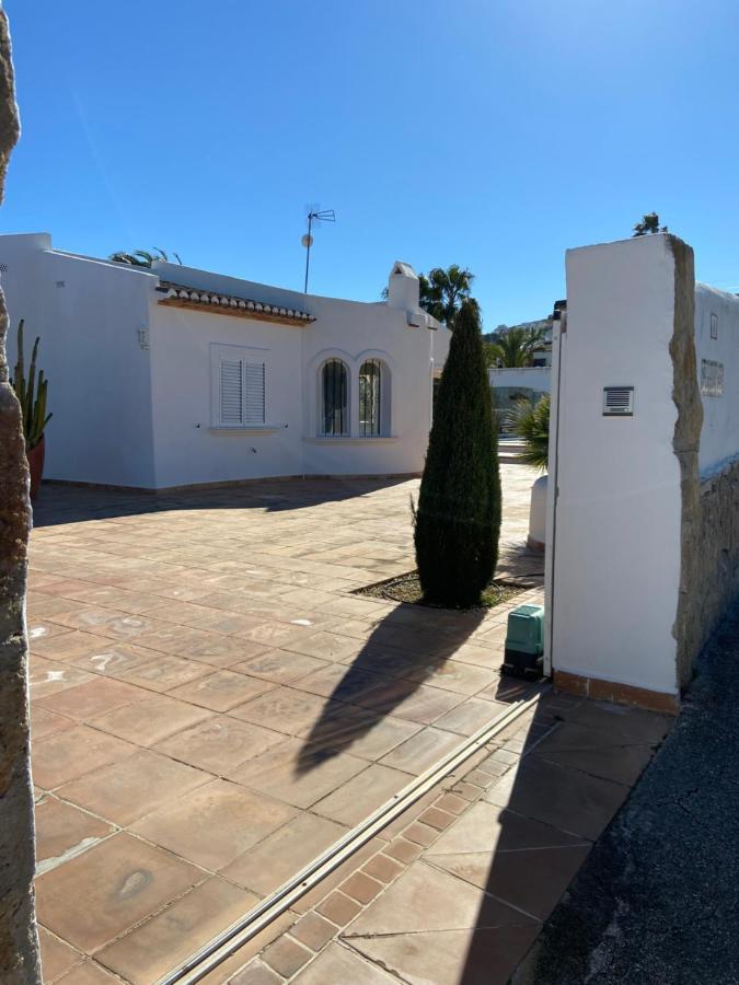 Entiere Piscine Et Cuisine D'ete A Pinosol
