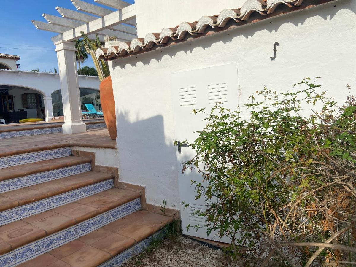 Entiere Piscine Et Cuisine D'ete A Pinosol Villa