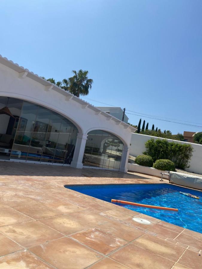 Entiere Piscine Et Cuisine D'ete A Pinosol