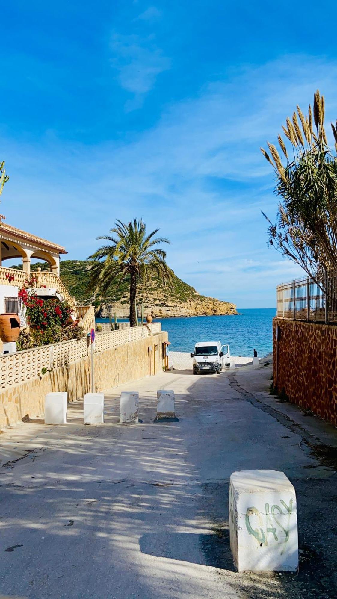 Entiere Piscine Et Cuisine D'ete A Pinosol Villa