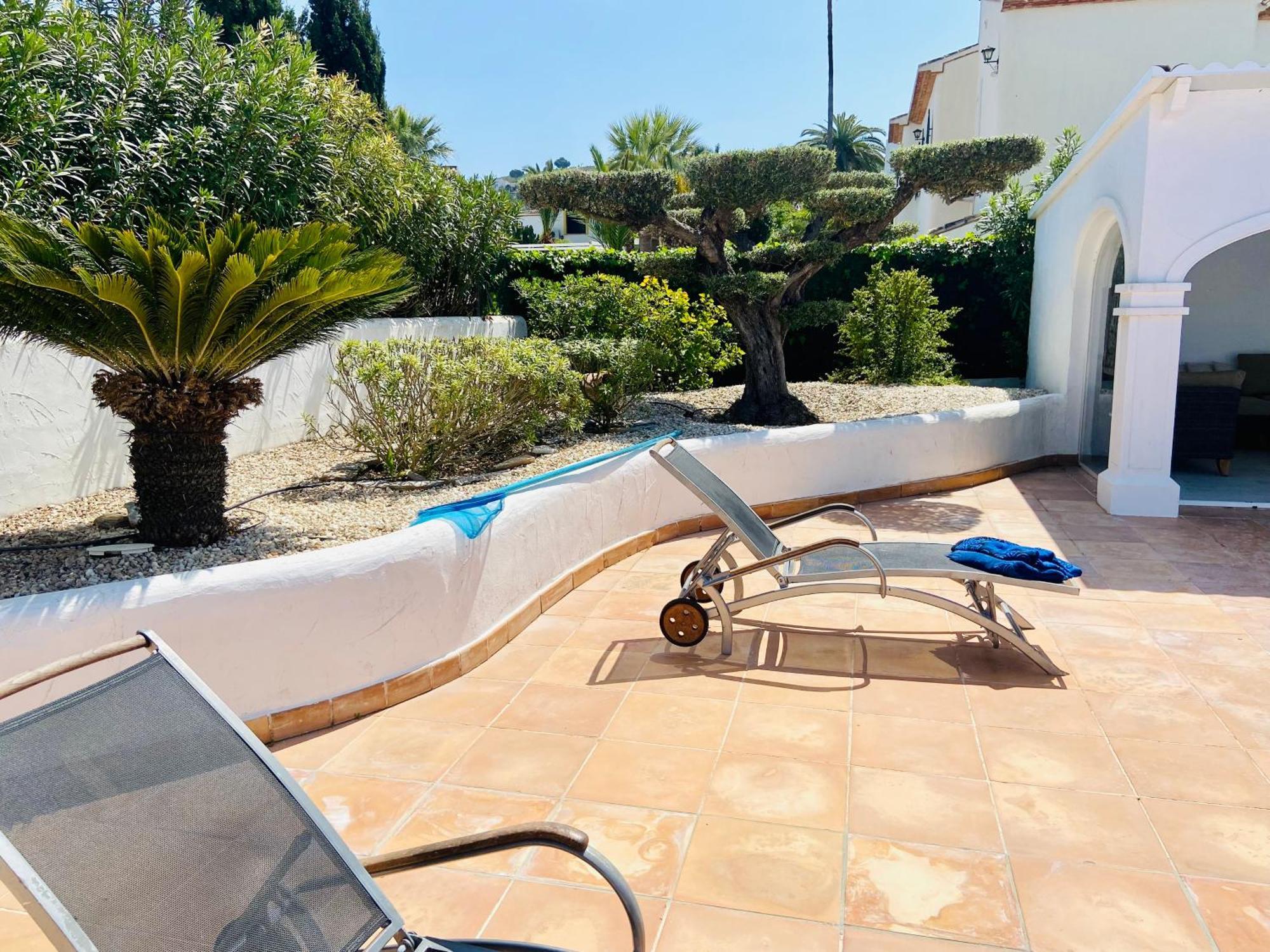 Entiere Piscine Et Cuisine D'ete A Pinosol