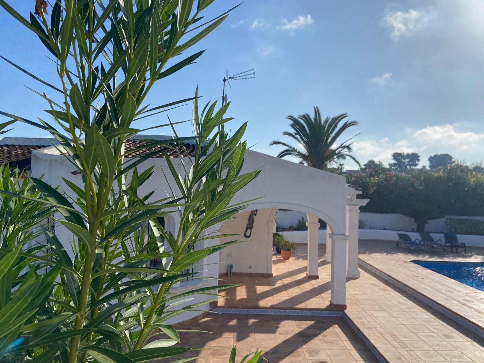 Entiere Piscine Et Cuisine D'ete A Pinosol Villa Javea
